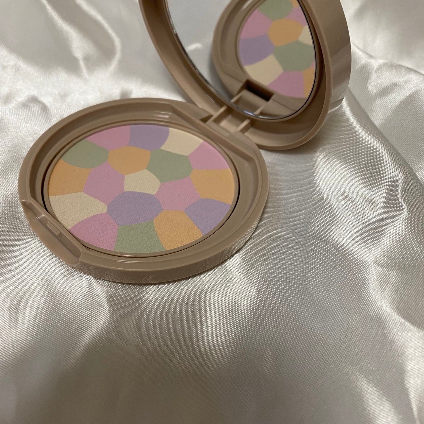 マシュマロフィニッシュパウダー ~Abloom~/キャンメイク/プレストパウダーを使ったクチコミ(1枚目)