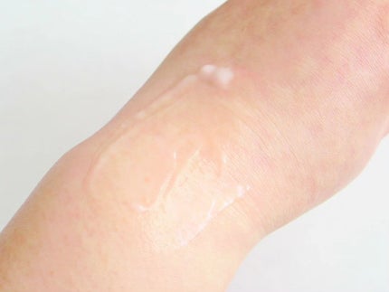 ハンド&ヘア ライトセラム/AUTHENTIC BEAUTY CONCEPT/ハンドクリームを使ったクチコミ(4枚目)