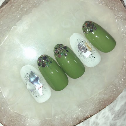 #ジェルネイル,#セルフネイル,#シェルネイル,#キラキラネイル,#ピスタチオネイル,#ホワイトネイル,#セリアジェルネイルのネイルデザイン