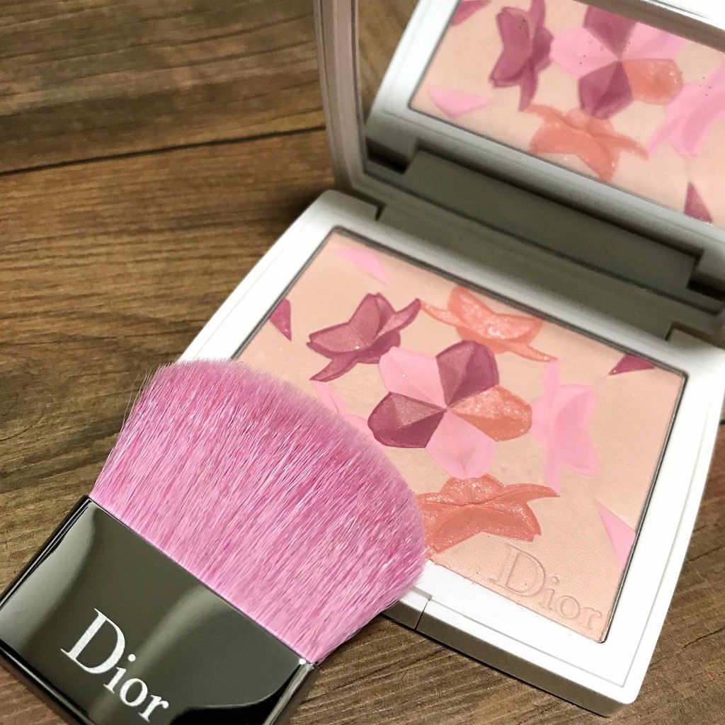 スノー ブラッシュ&ブルーム パウダー/Dior/パウダーチークを使ったクチコミ(1枚目)