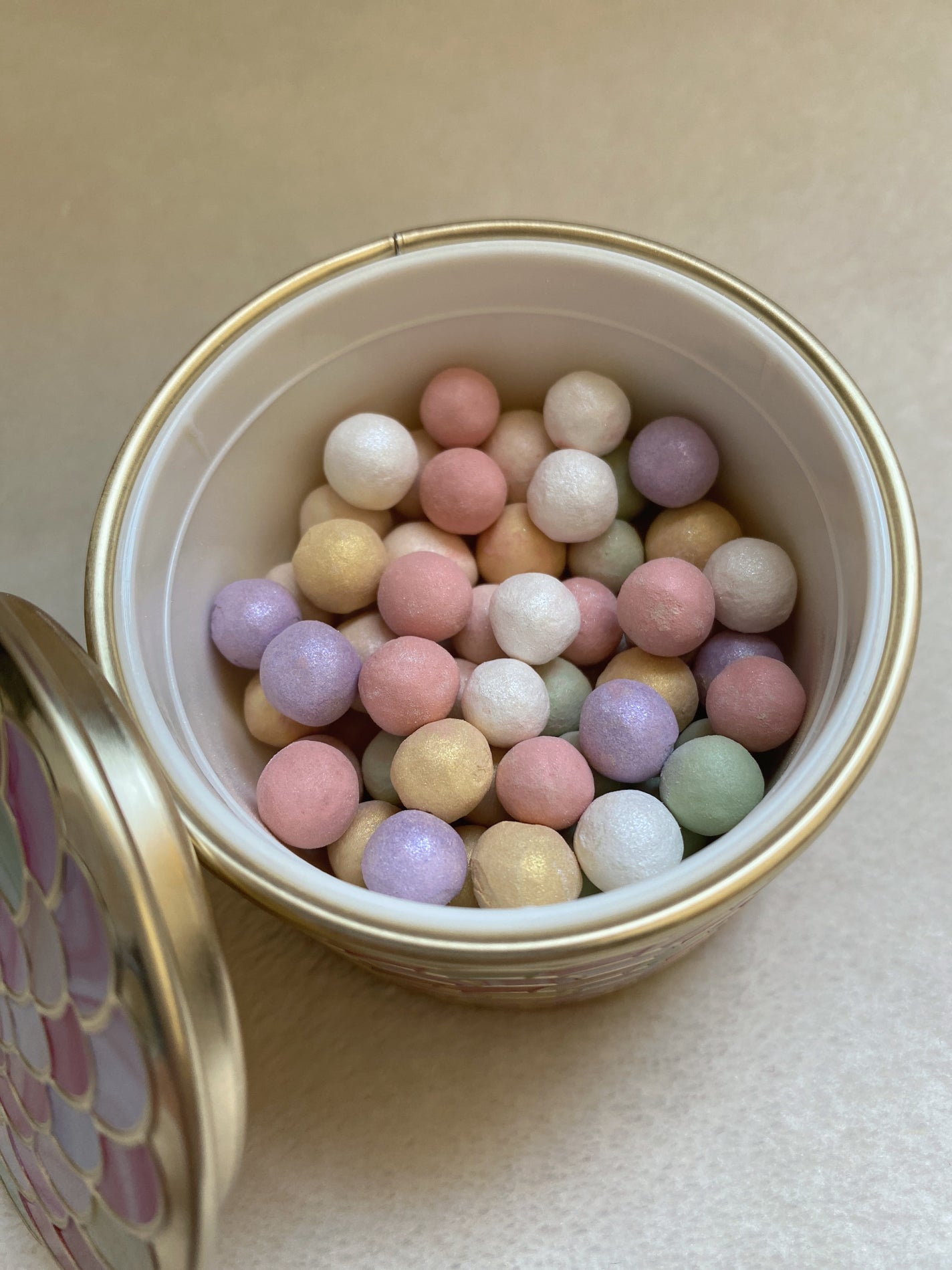 メテオリット ビーユ/GUERLAIN/フェイスパウダーを使ったクチコミ(2枚目)