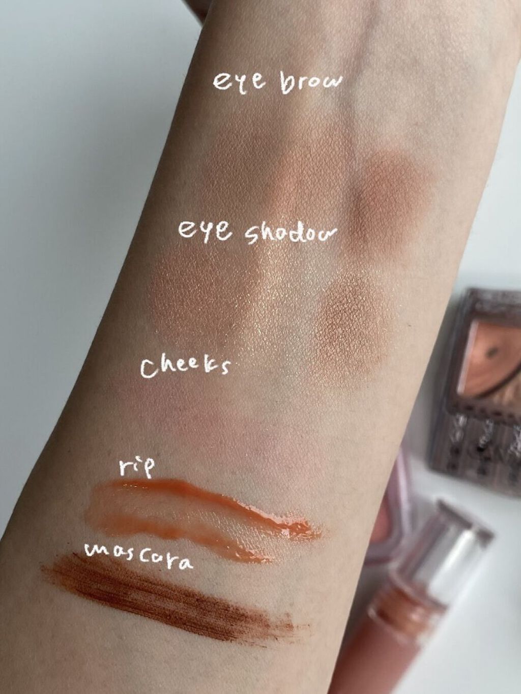 ジューシーピュアアイズ/キャンメイク/アイシャドウパレットを使ったクチコミ（3枚目）