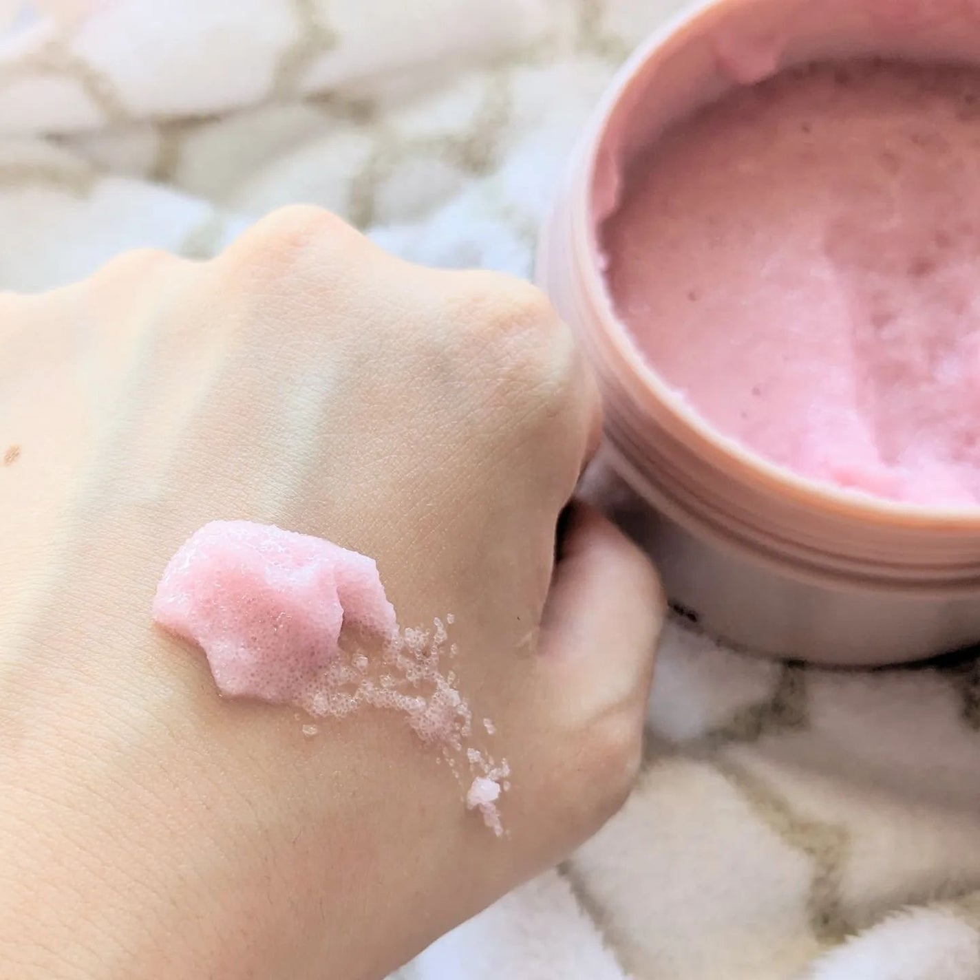 Q+Me スウィート ボム タラソ スクラブ/AGARISM/バスト・ヒップケアを使ったクチコミ(4枚目)