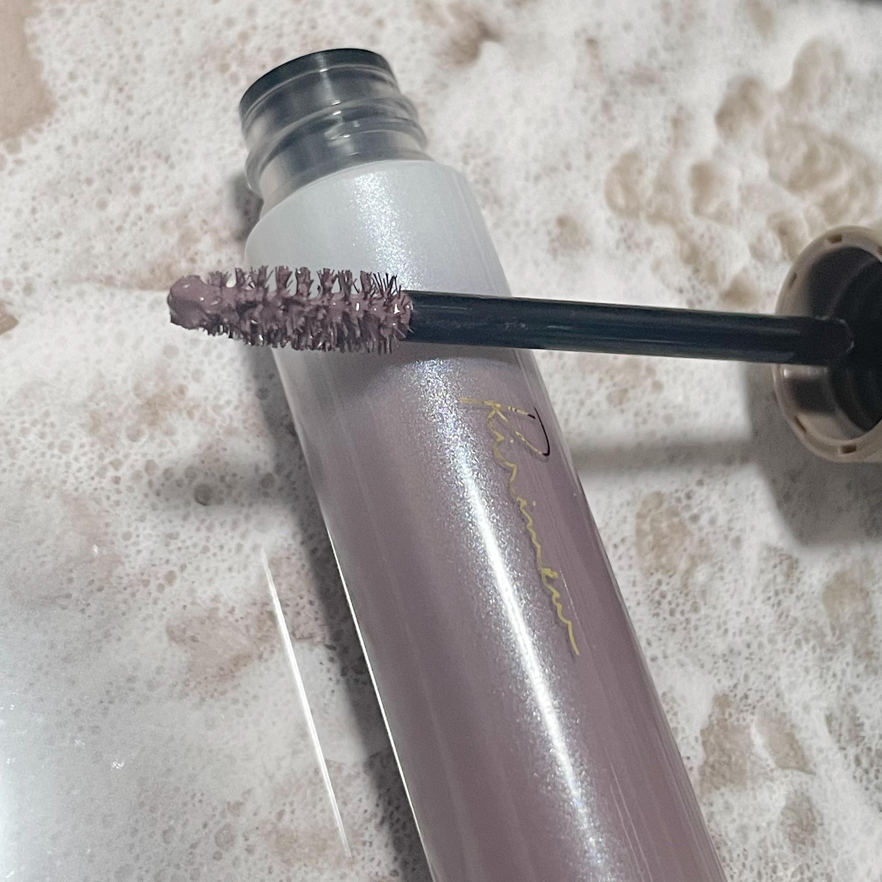 カラーインブロウマスカラ/Ririmew/眉マスカラを使ったクチコミ（2枚目）