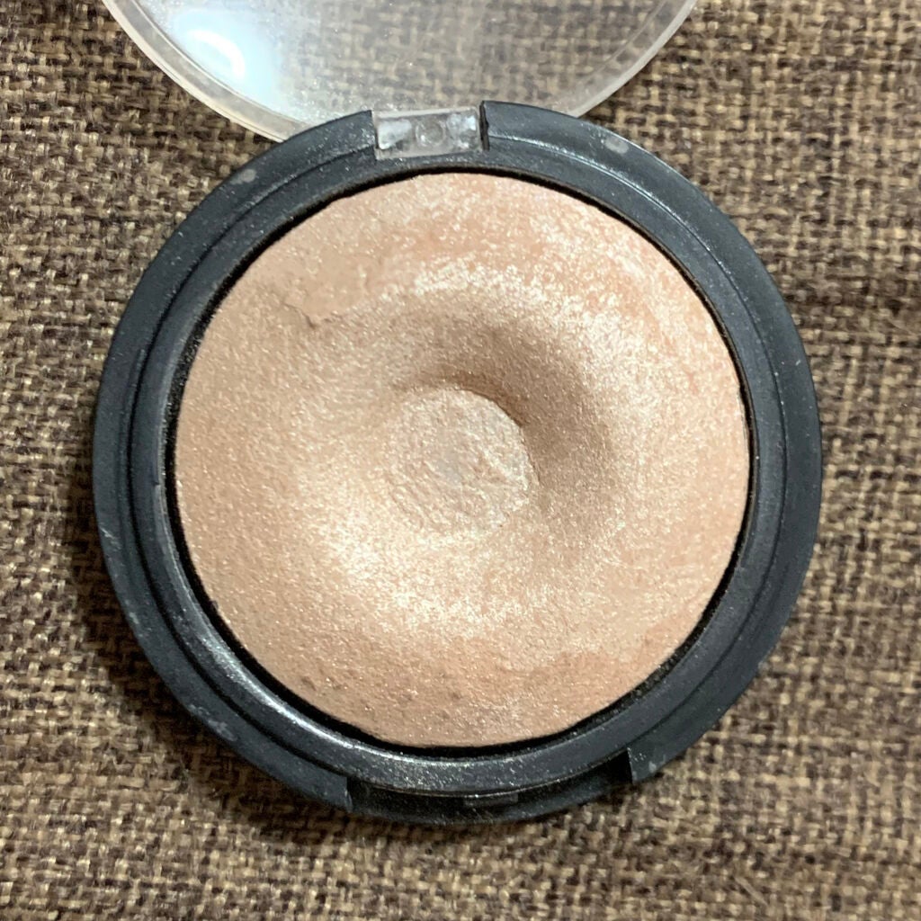 ベイクドハイライター/e.l.f. Cosmetics/パウダーハイライトを使ったクチコミ(2枚目)