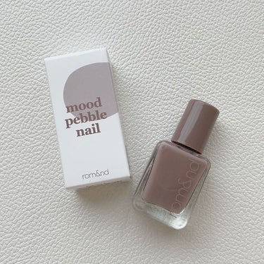 rom&nd
のネイルやっと買いましたー♡

ムードペブルネイル
新色07 MAUVE SANDモーブサンド

この前のnoinの日に購入したのですが..
カラーで迷ってたら売り切れちゃって😂なので無難