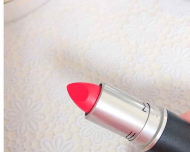 MAC リレントレスリーレッド💄

3000円(税抜)

韓国の歌手のIUが使っているそうで、検索したらあまりにも可愛すぎて即買いしました😍

ピンク寄りのレッドという感じで、すごく私好みだったのでメイ