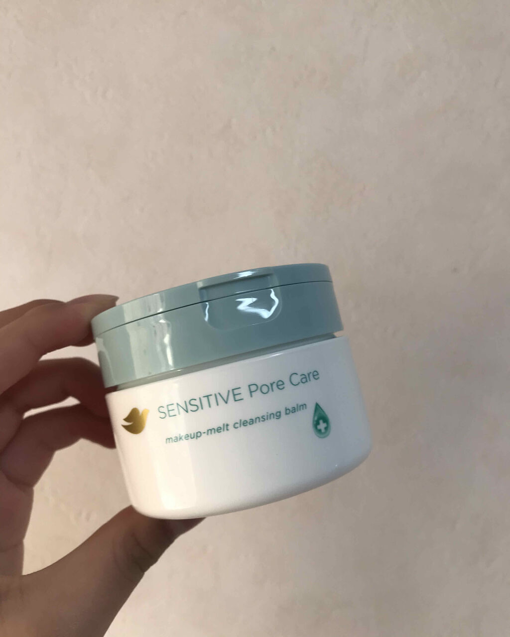 ダヴ　
しっとり毛穴ケアクレンジングバーム

♡毛穴の黒ずみ汚れまでなで落ち、スッキリ絡めとる

♡洗った後も肌の潤いkeep &マイルド処方で肌への負担感をカバー

♡洗うたび、まるでスパでスキンケアをしているような感覚でリラックスタイム