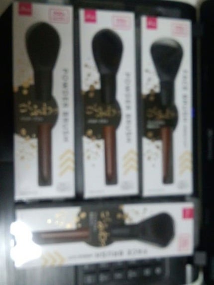 ごくふわっ春姫スライド式携帯メイクブラシ/DAISO/メイクブラシを使ったクチコミ(5枚目)