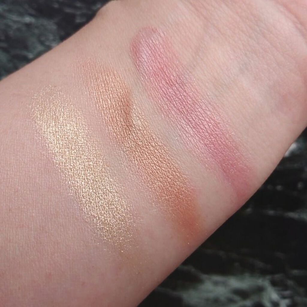 フラッシング アイス エクストラ ディメンション スキンフィニッシュ トリオ ミディアム ディープ/M・A・C/パウダーハイライトを使ったクチコミ(4枚目)