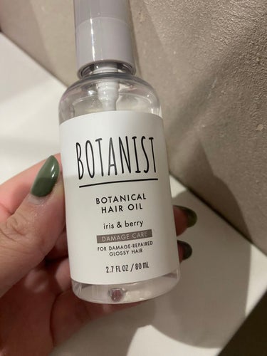 BOTANIST ボタニカルヘアオイル（ダメージケア）のクチコミ「【使った商品】
ボタニスト ヘアオイル ダメージケア

【香り】
お花っぽい甘めの香り
ボトル.....」（1枚目）