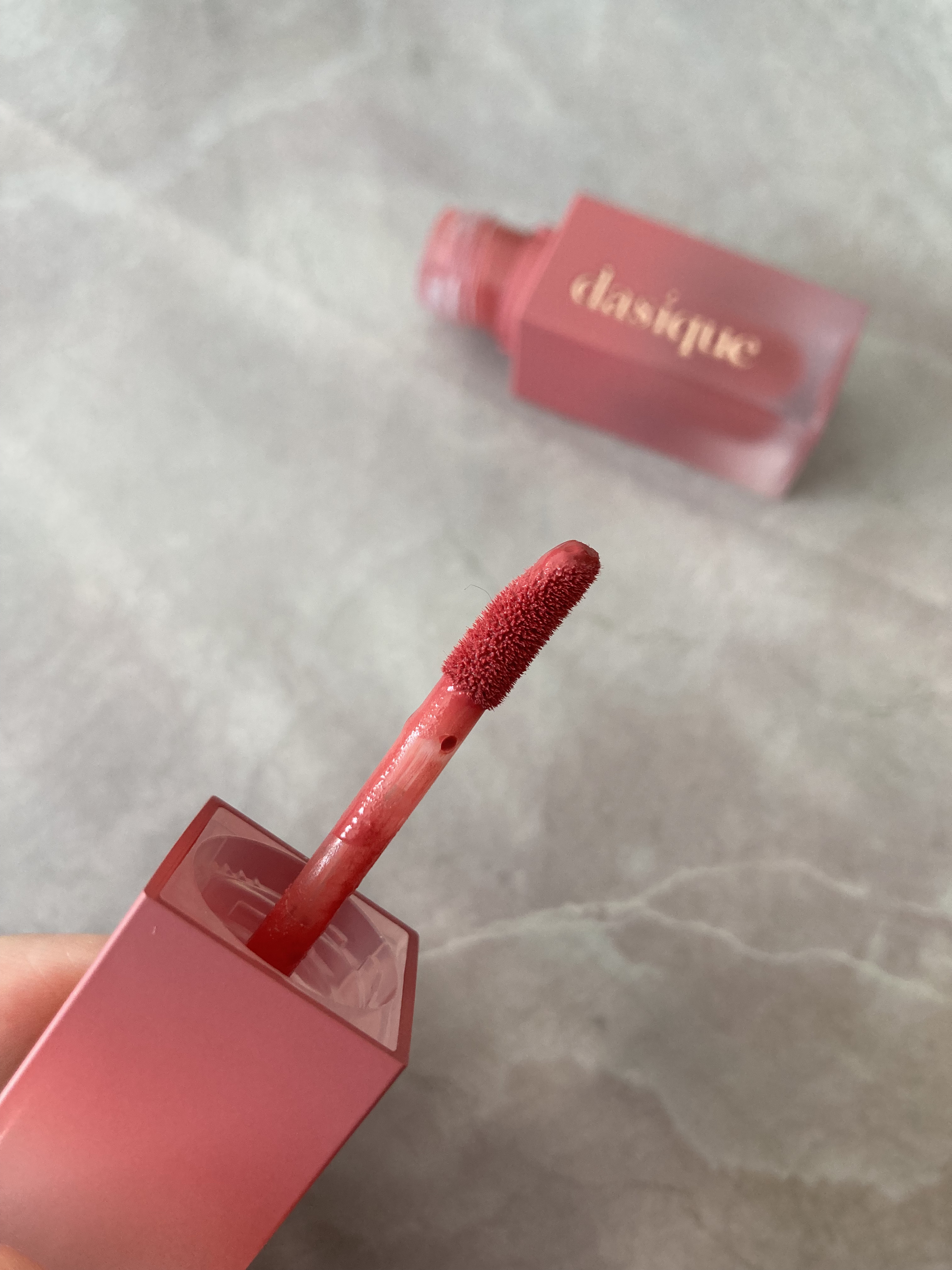 クリームドゥローズティント 04 レッドウッド/dasique/リップティントを使ったクチコミ（2枚目）