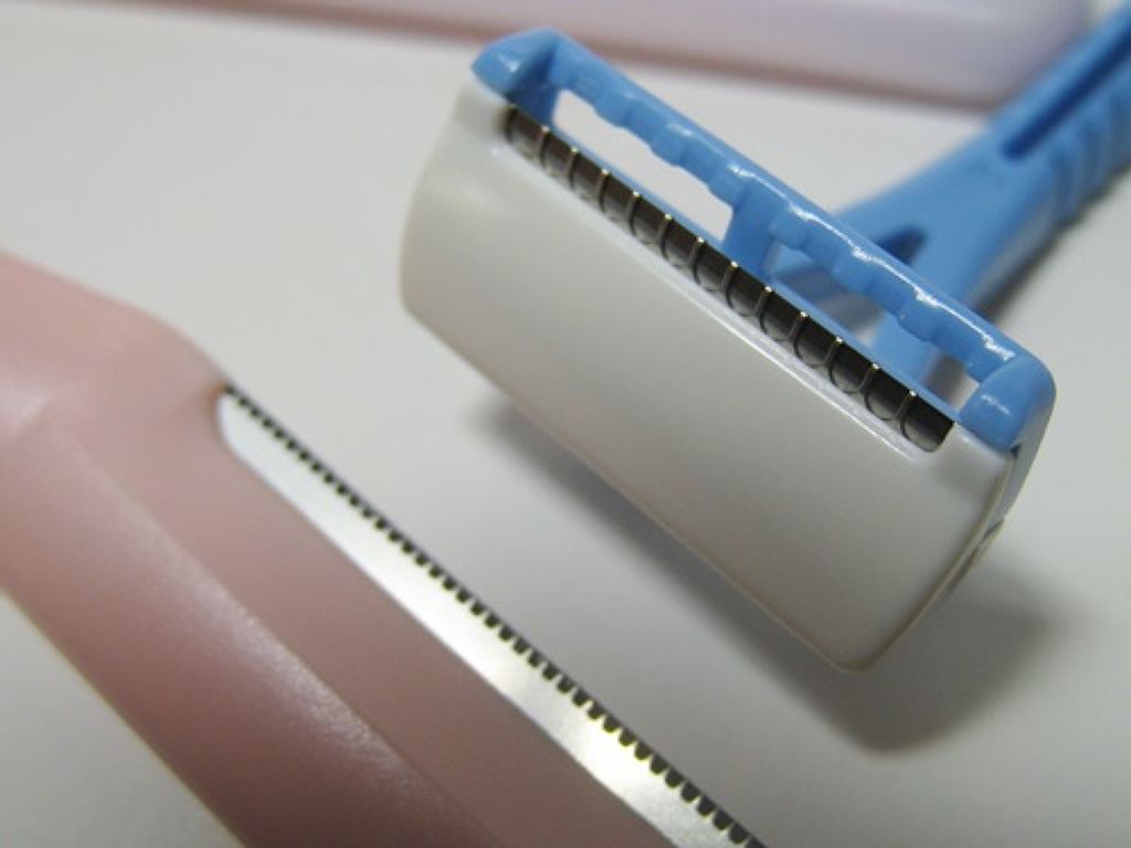 プレミア敏感肌用 Lディスポ 眉そり用/シック/シェーバーを使ったクチコミ（3枚目）