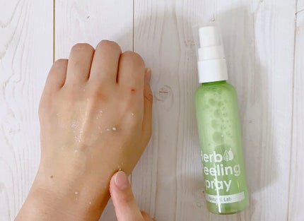 生ハーブボディピーリングスプレー /ナチュラルラボラトリーズ/ピーリングを使ったクチコミ(5枚目)