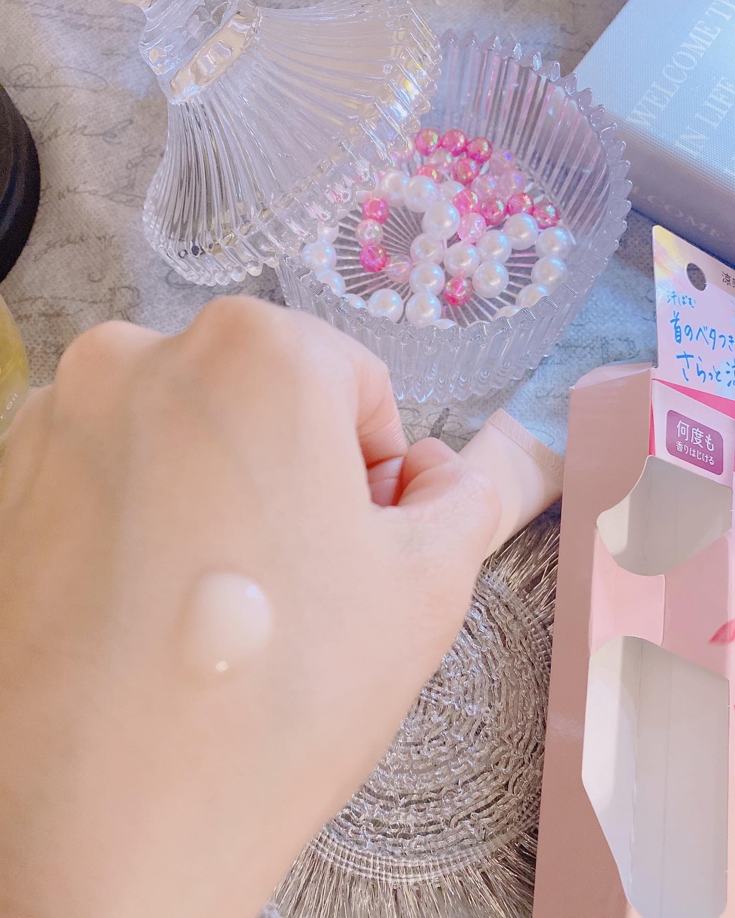 8x4 アロマスイッチ 涼感ネックジェル パリスブーケの香り/８ｘ４/デオドラント・制汗剤を使ったクチコミ（3枚目）