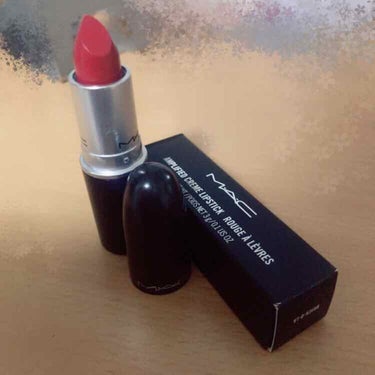 MAC リップスティック
ブリックオラ

このカラーがもうっ！！
ギャン可愛ゆい！！可愛すぎて！！犯罪だよ！
落ち着いた赤系リップで大人っぽく見えます😍
絶妙なカラーで一目惚れでした💕
これから秋に向け