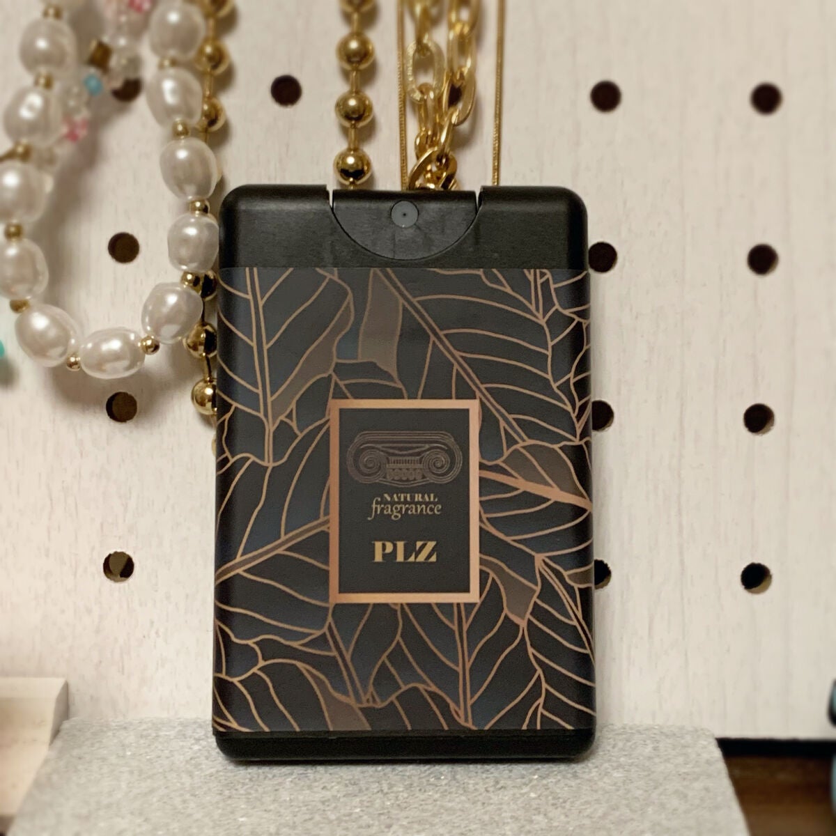 あさすず on LIPS 「持ち歩きに便利!カード型スプレーフレグランス?!こちらカード型..」(1枚目)