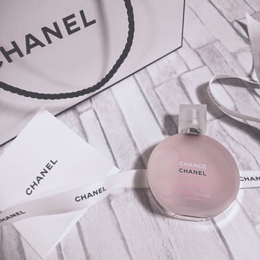 CHANELのチャンス オー タンドゥル ヘア ミスト

友達とプレゼント交換で貰ったものです💓

同じ日にMiss Diorのヘアミストも購入しました！
Miss Diorの方がクチコミ多いけど、CH