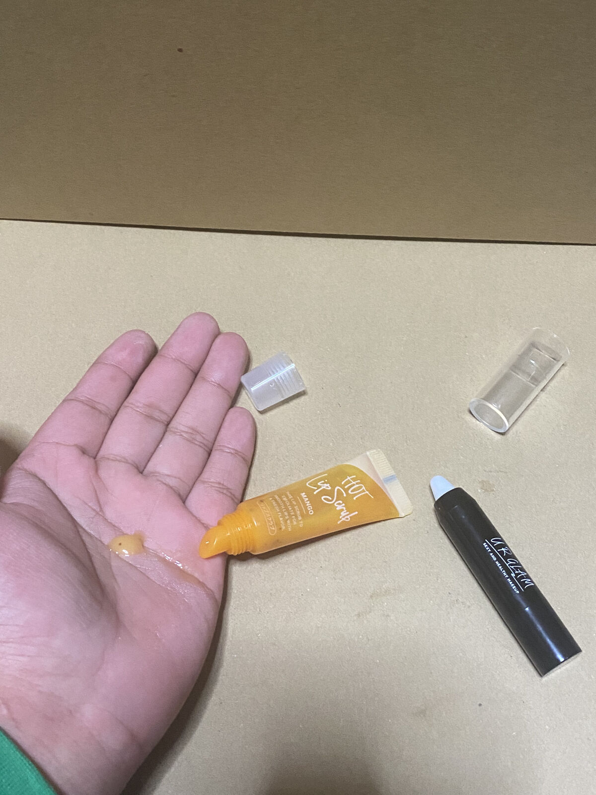 じわっと温感リップスクラブ マンゴー/DAISO/リップグロスを使ったクチコミ（3枚目）