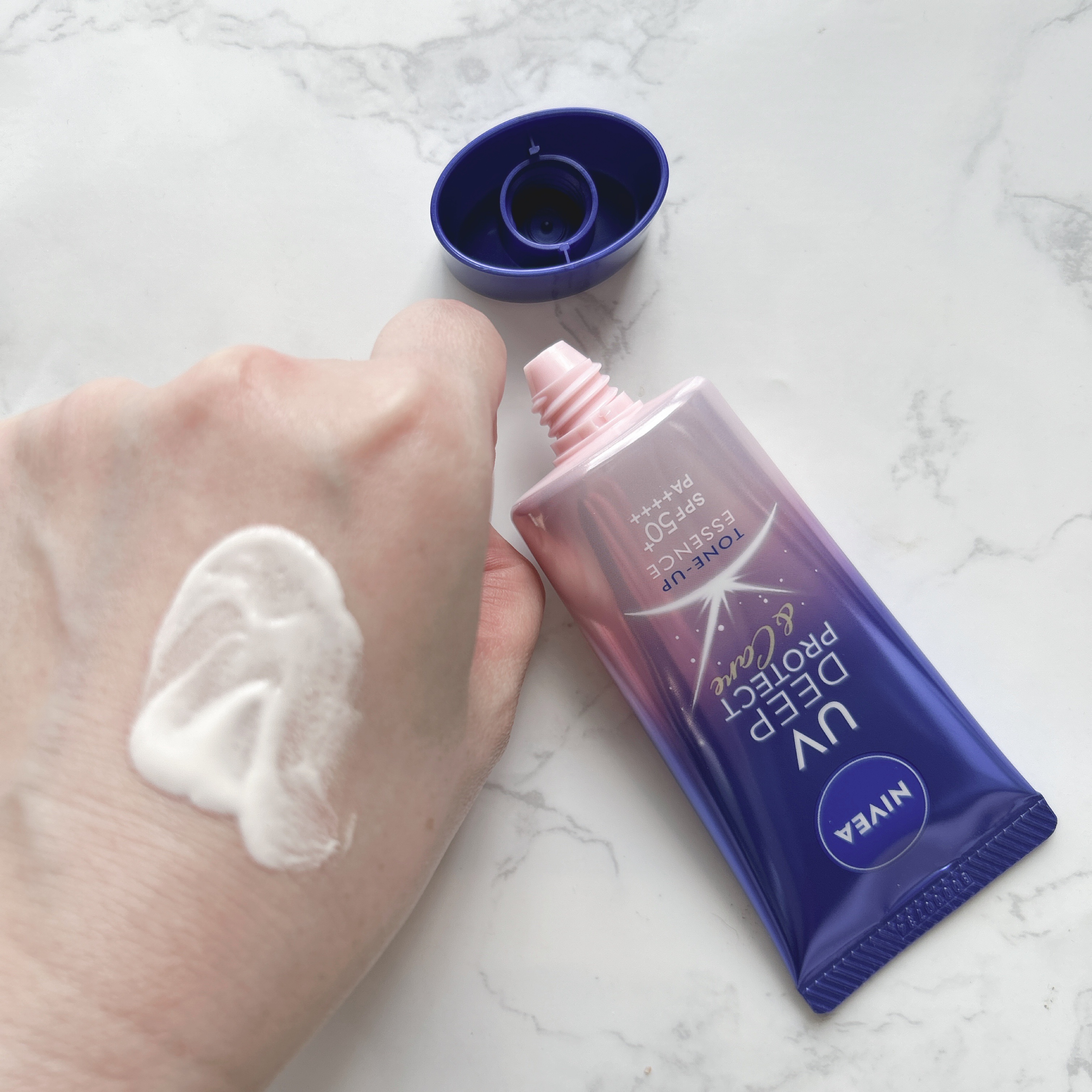 ニベアUV ディープ プロテクト＆ケア トーンアップ エッセンス/ニベア/日焼け止めローションを使ったクチコミ（3枚目）