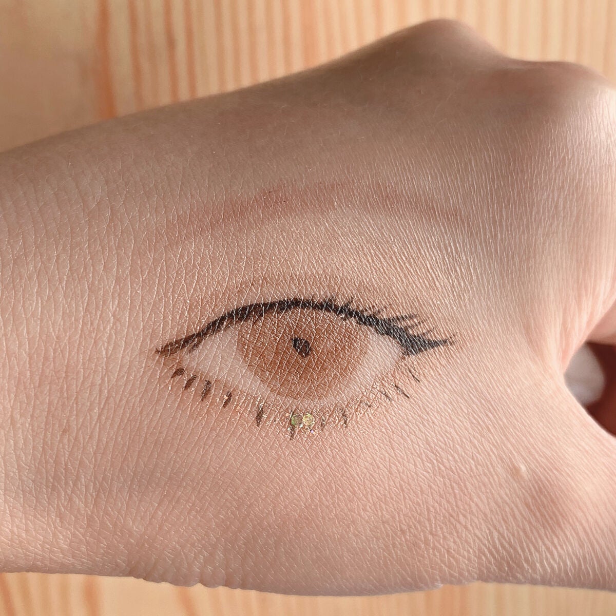 スーパープルーフ ブラッシュ ライナー/CLIO/リキッドアイライナーを使ったクチコミ(3枚目)