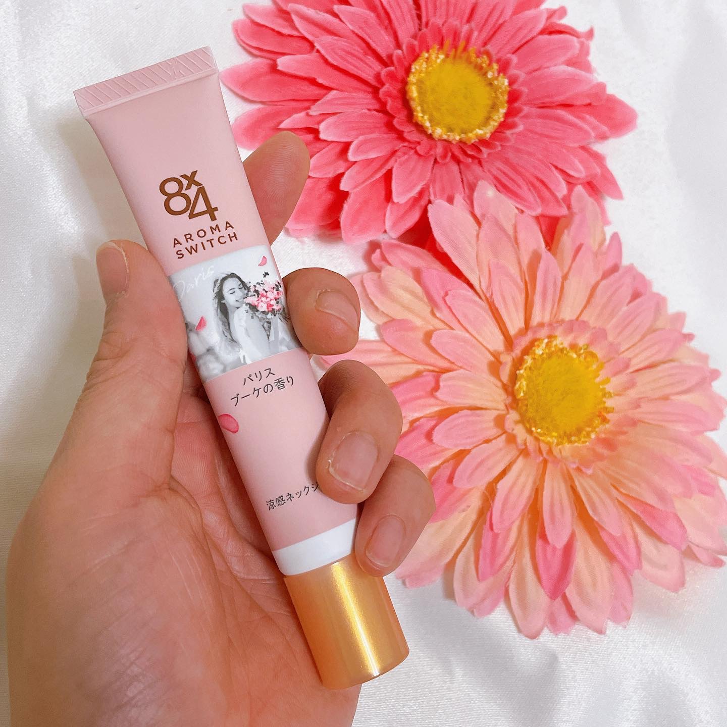 8x4 アロマスイッチ 涼感ネックジェル パリスブーケの香り/８ｘ４/デオドラント・制汗剤を使ったクチコミ（3枚目）