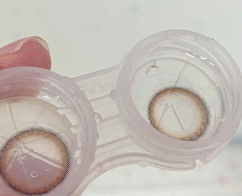 エルージュ 2weeks/éRouge/２週間（２WEEKS）カラコンを使ったクチコミ（3枚目）