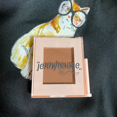 jenny house エアーフィットアーティストシャドウ
04TiramisuChoco

締め色にちょうど良いかんじ！
可もなく不可もなくという印象でした。

#アイシャドウ #ジェニーハウス #エ