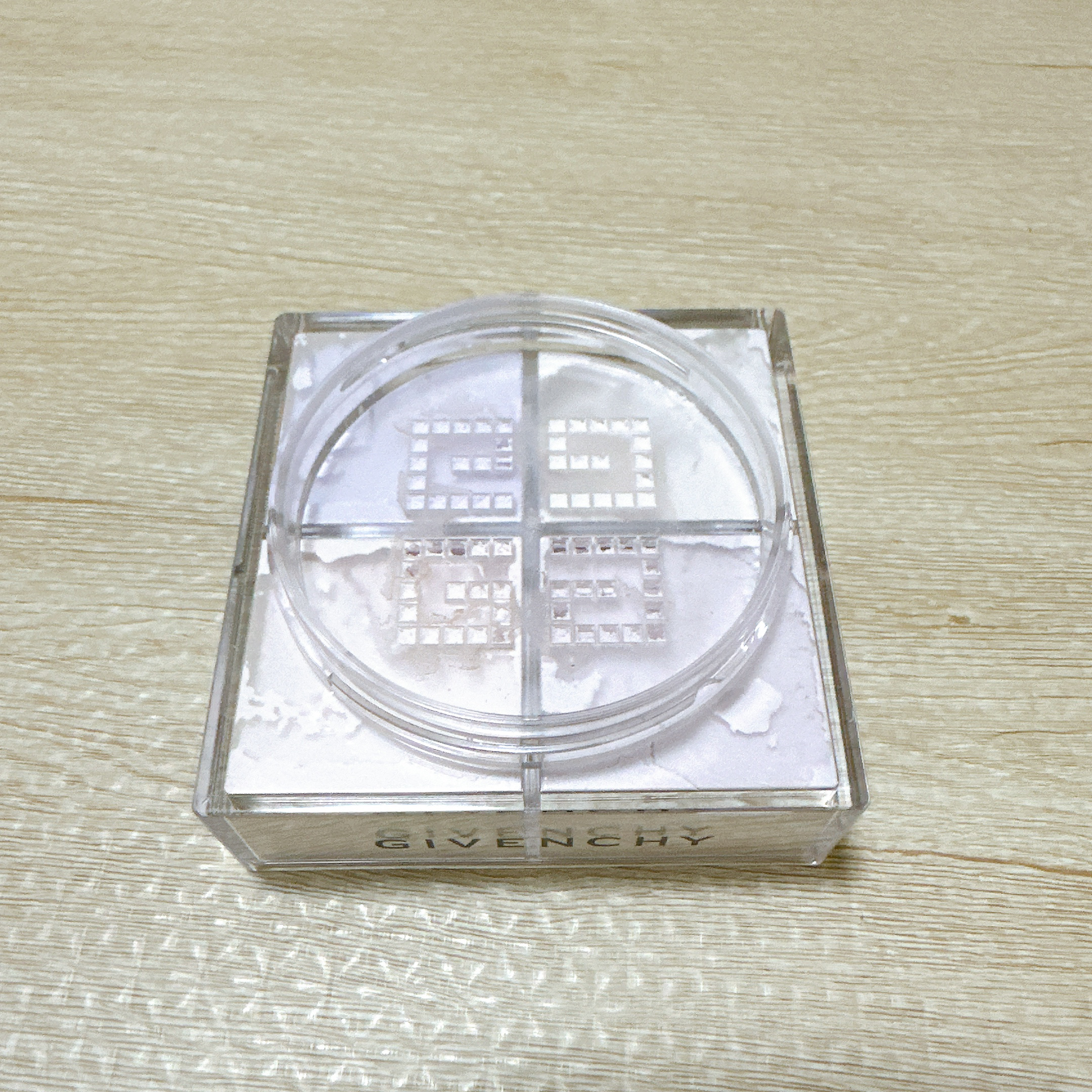 プリズム・リーブル/GIVENCHY/ルースパウダーを使ったクチコミ（2枚目）