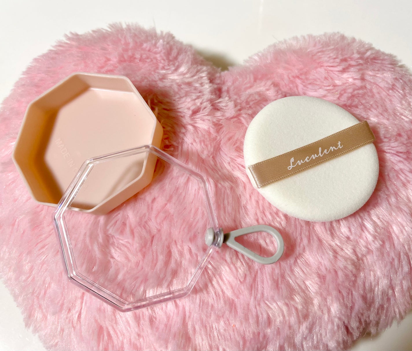 メイクアップパフ(パウダー用、2個、専用ケース付)/DAISO/パフ・スポンジを使ったクチコミ(3枚目)