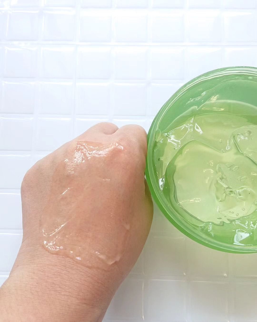 マイルド&モイスチャーアロエジェル/ネイチャーリパブリック/ボディローションを使ったクチコミ(4枚目)