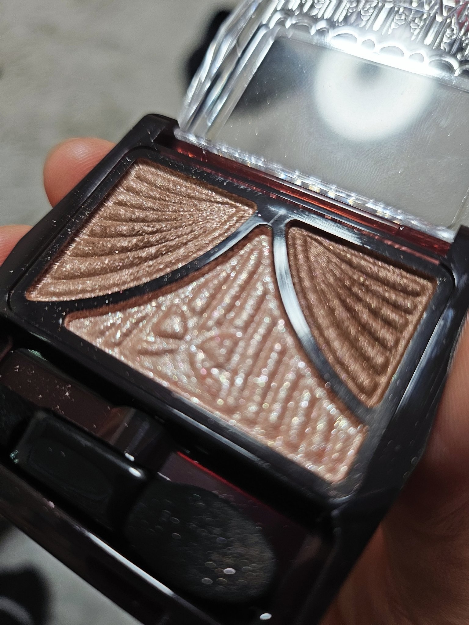 シグニチャー カラー アイズ/SUQQU/アイシャドウパレットを使ったクチコミ（3枚目）