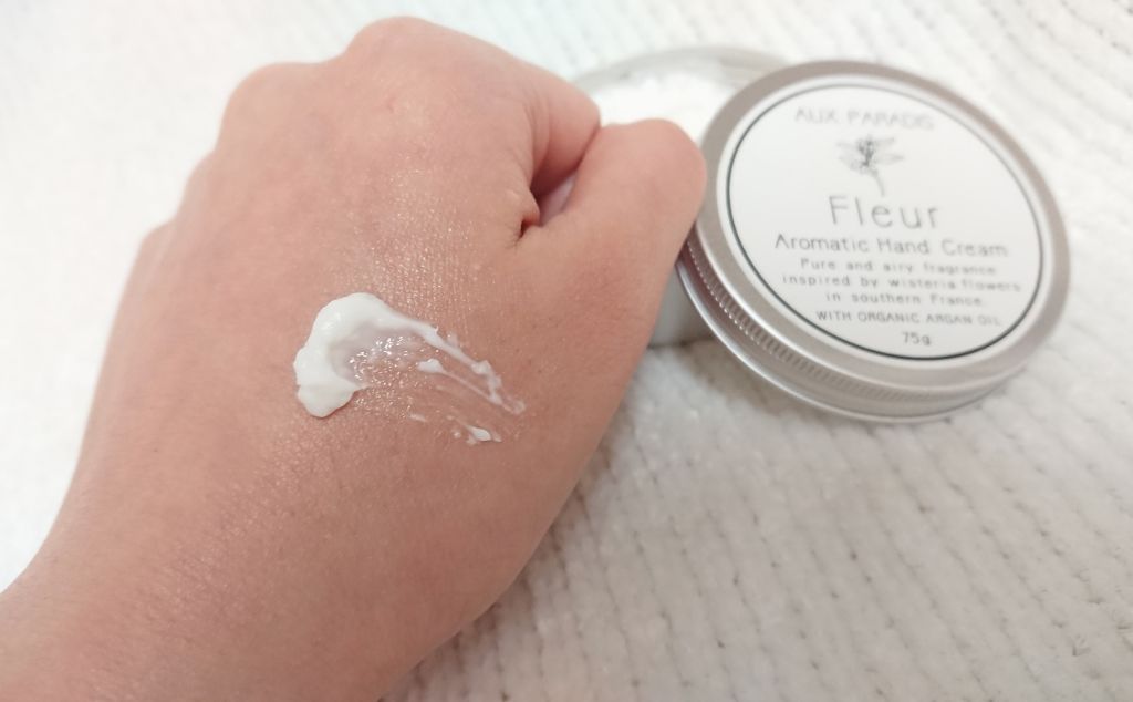 オードパルファム #03 Fleur〔フルール〕/AUX PARADIS/香水(レディース)を使ったクチコミ(2枚目)