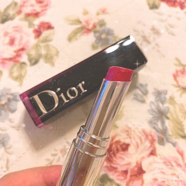 
Ｄｉｏｒ　ディオール
アディクト　ラッカー　スティック𓂃𓈒𓏸
８７７　ターン　ミー　ディオール


インスタグラマーの方が愛用していて購入しました♡

今まではＤｉｏｒのティントを使ってました。
こち