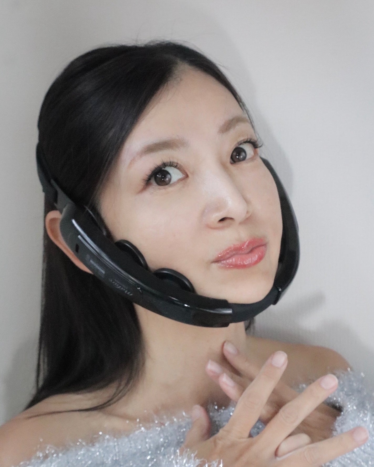 えっちゃんフォロバ on LIPS 「側頭部と顎のたるんだ皮膚を持ち上げ集中攻撃✨ハンズフリーで使え..」(3枚目)