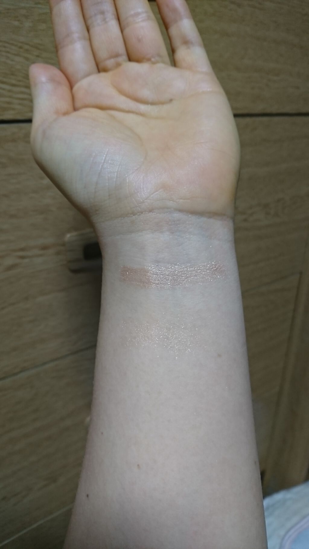 MegaGlo Highlighting Powder/wet 'n' wild/パウダーハイライトを使ったクチコミ(2枚目)