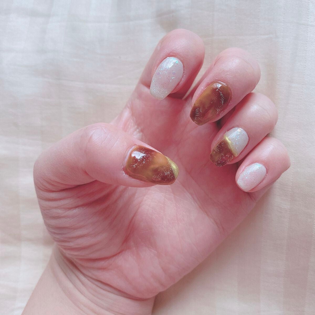 R*a on LIPS 「100均ジェルでセルフネイル⭐︎べっ甲ネイル..」(1枚目)