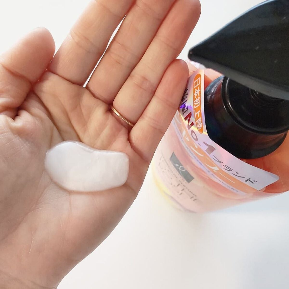 パフュームシャンプー&コンディショナー/エラスチン/シャンプー・コンディショナーを使ったクチコミ(2枚目)