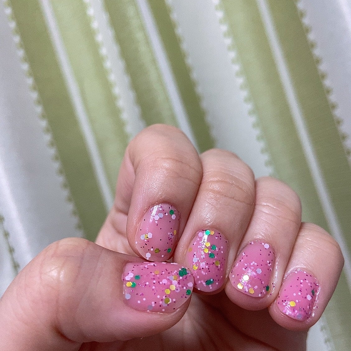 ハル on LIPS 「かわいーい!つぶつぶしてる!#SHEIN#ネイル..」(1枚目)