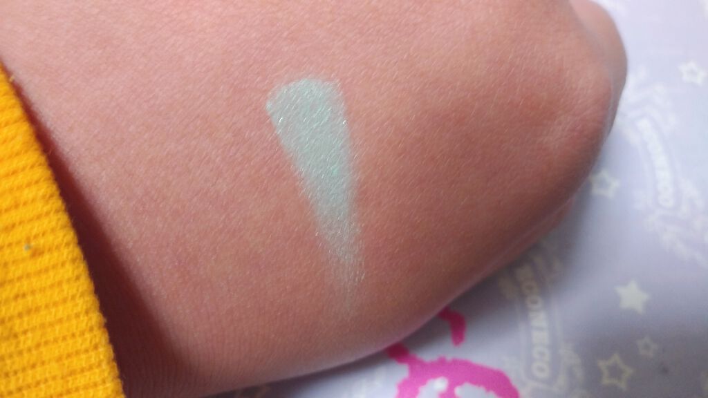 UR GLAM SELECT EYES/U R GLAM/単色アイシャドウを使ったクチコミ(3枚目)