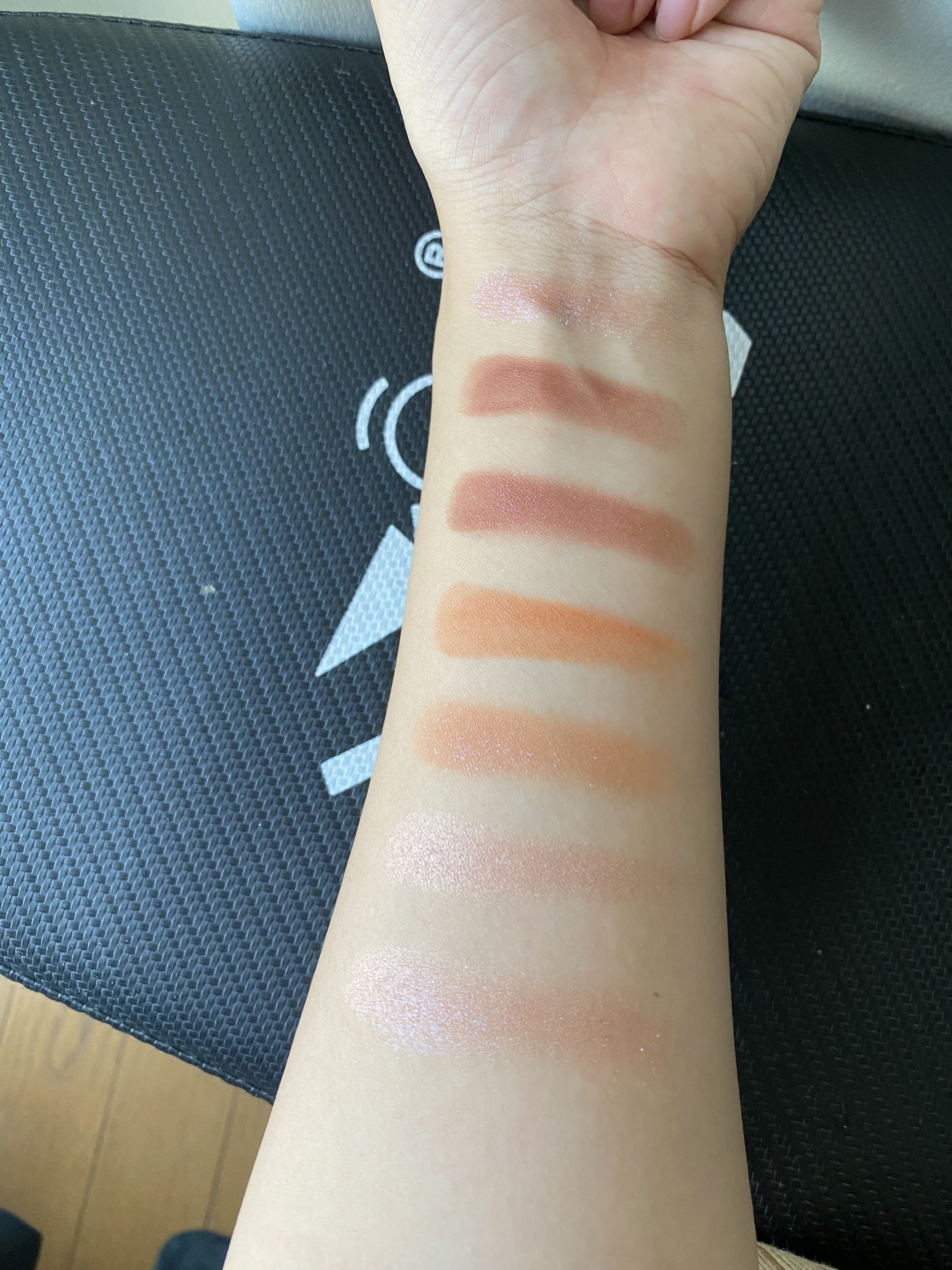 アディクション ザ アイシャドウ マット/ADDICTION/単色アイシャドウを使ったクチコミ（2枚目）