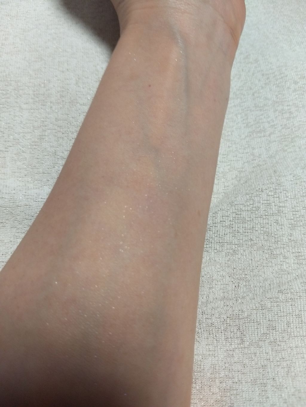 サムシングピュアブルー フェイス&ボディパウダー/JILL STUART/ルースパウダーを使ったクチコミ(4枚目)