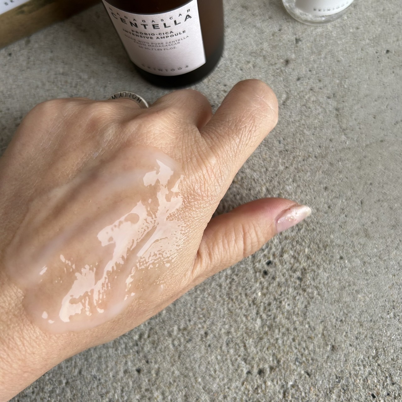 トーンブライトニング カプセルアンプル/SKIN1004/美容液を使ったクチコミ（3枚目）