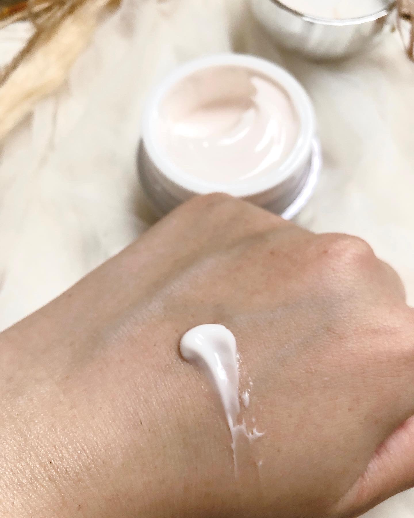 リップゾーンセラム/DEW/リップマスクを使ったクチコミ（3枚目）