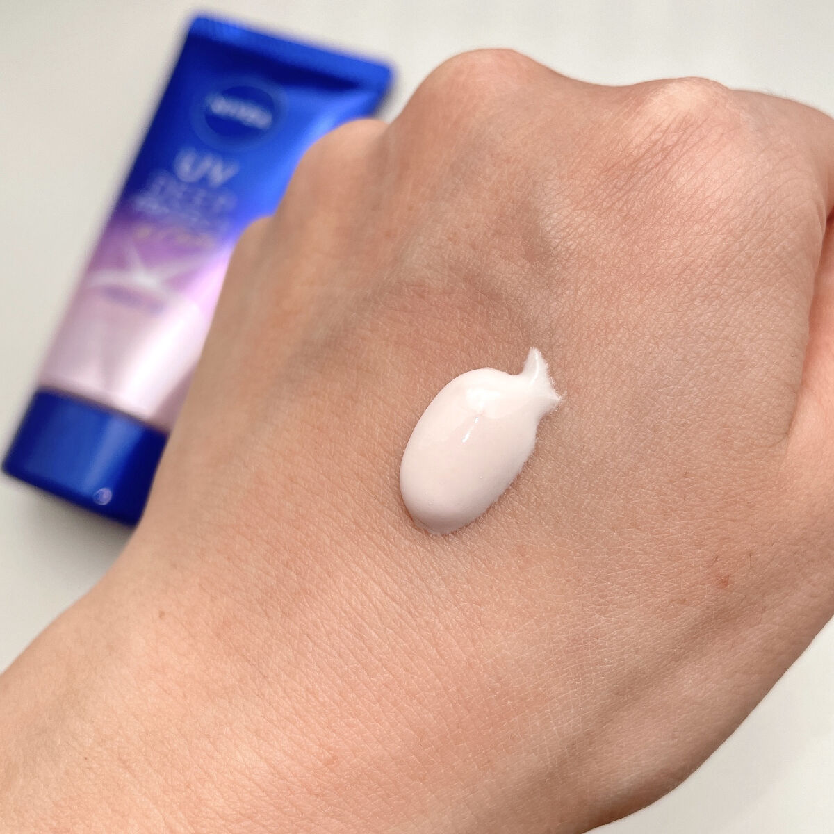 ニベアUV ディープ プロテクト＆ケア トーンアップ エッセンス/ニベア/日焼け止めローションを使ったクチコミ（3枚目）