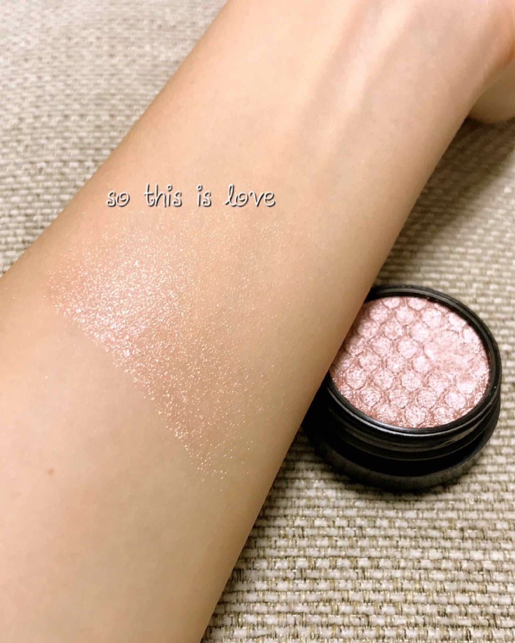 Super Shock Shadow/ColourPop/単色アイシャドウを使ったクチコミ(3枚目)