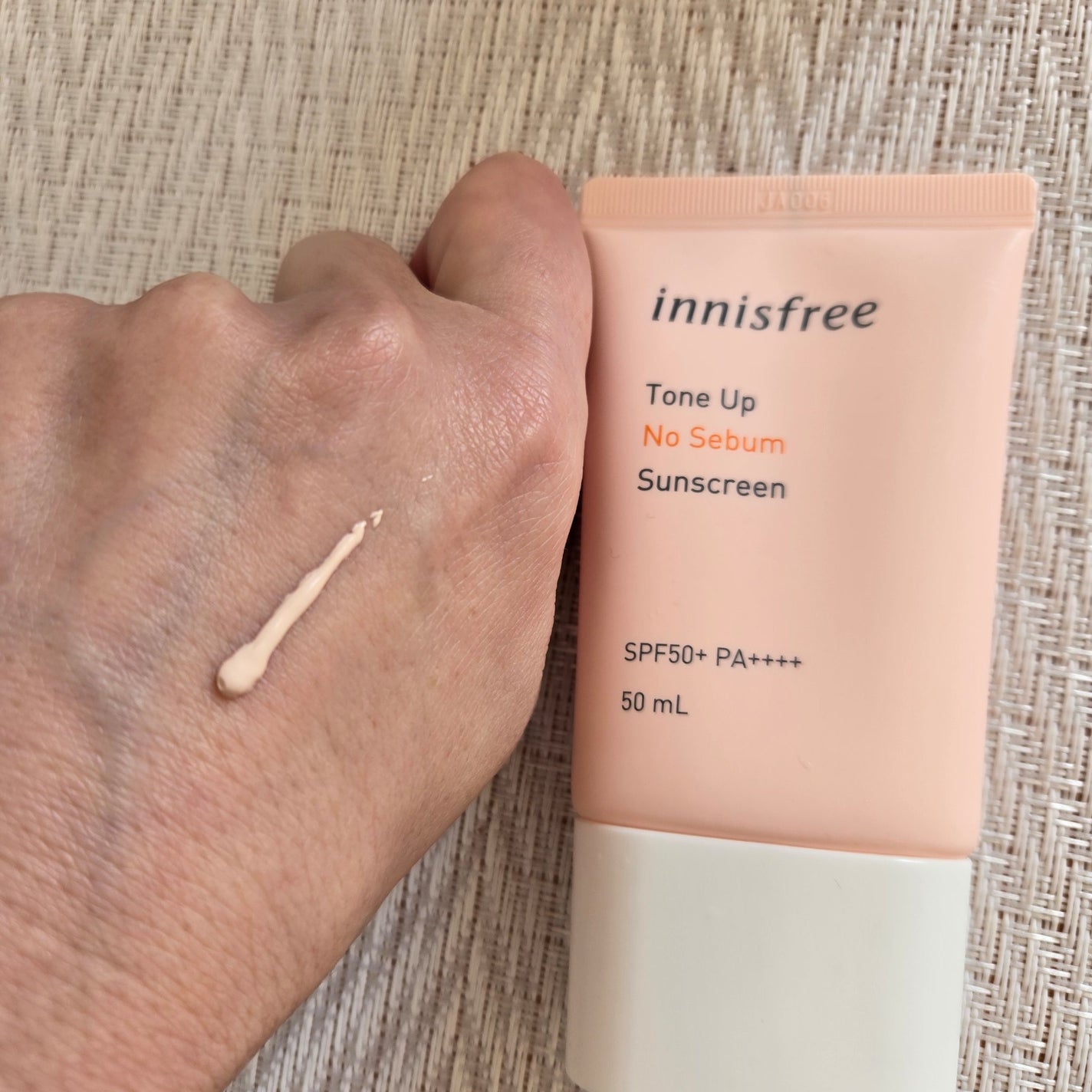 トーンアップ ノーセバム サンスクリーン SPF50+ PA++++/innisfree/日焼け止めクリームを使ったクチコミ(2枚目)