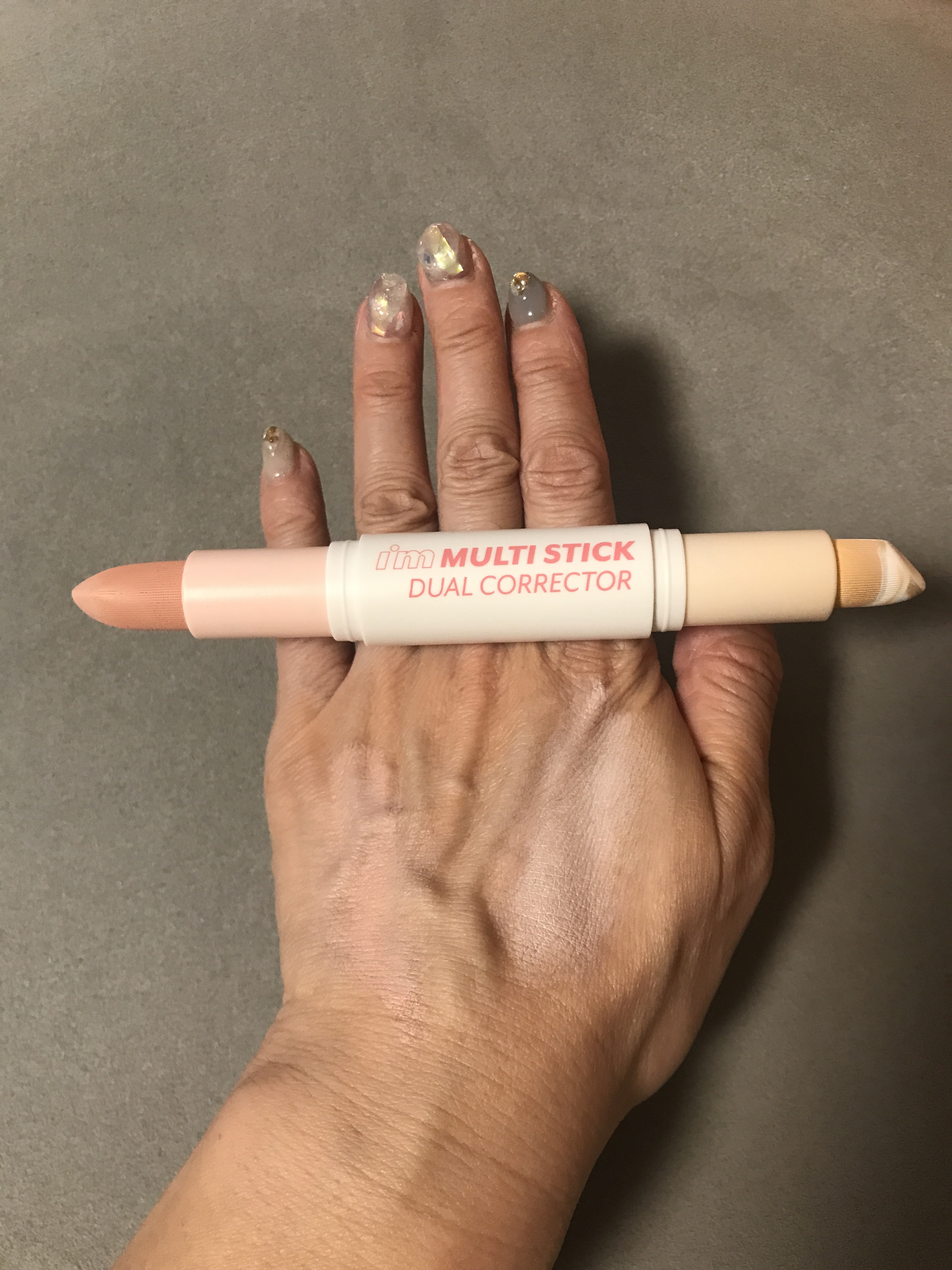 アイムマルチスティックデュアルコレクター 001 マーブルベージュ×ソフトピンク/i’m meme/スティックコンシーラーを使ったクチコミ（2枚目）