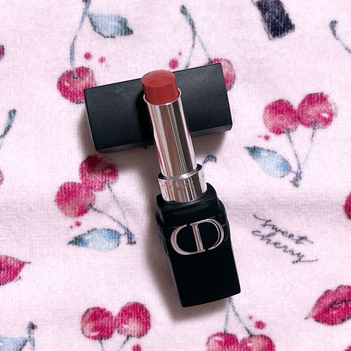 ルージュ ディオール フォーエヴァー スティック 525 フォーエヴァー シェリー/Dior/口紅を使ったクチコミ（1枚目）