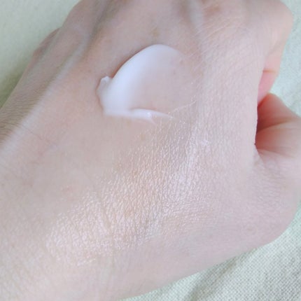 おほあんどうふ on LIPS 「りんごの幹細胞培養液が入っているのでりんごのまあるいフォルムみ..」(4枚目)